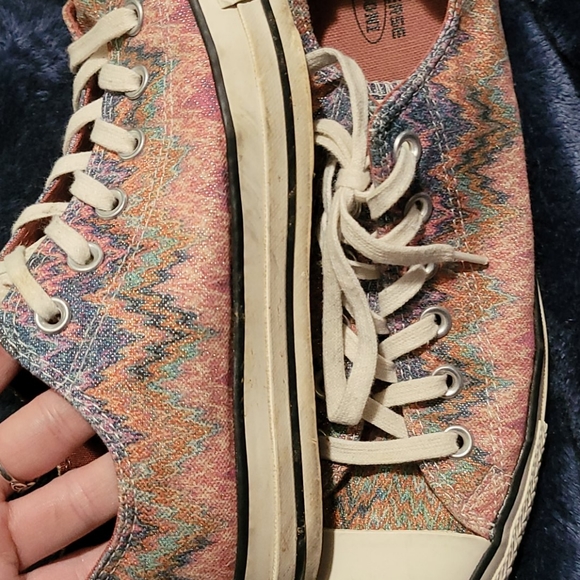 Converse low tops - Picture 2 of 3